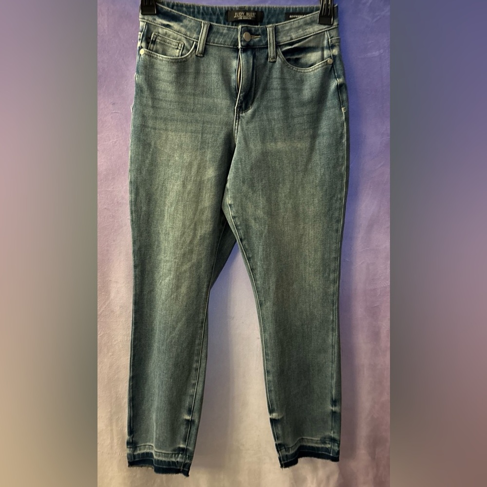 Judy Blue Thermadenim Undone Hem Boyfriend Fit Jean Size 1/25 Style JB88208